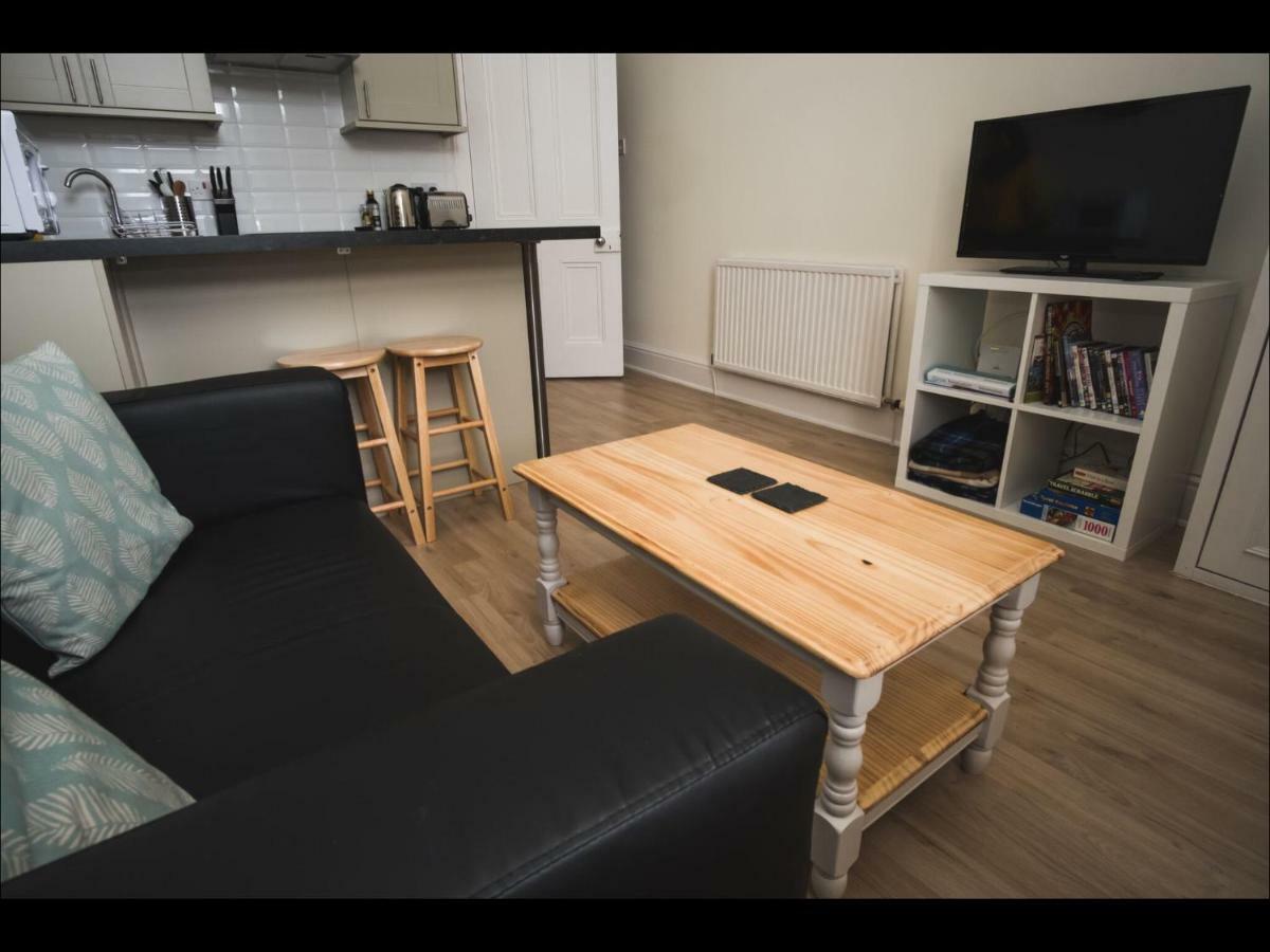 Cedar Apartment へレンズバラ エクステリア 写真